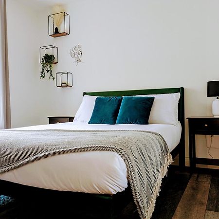 Sterling Stylish 2 Bedroom Central Modern Apartment Darlington  Exterior photo