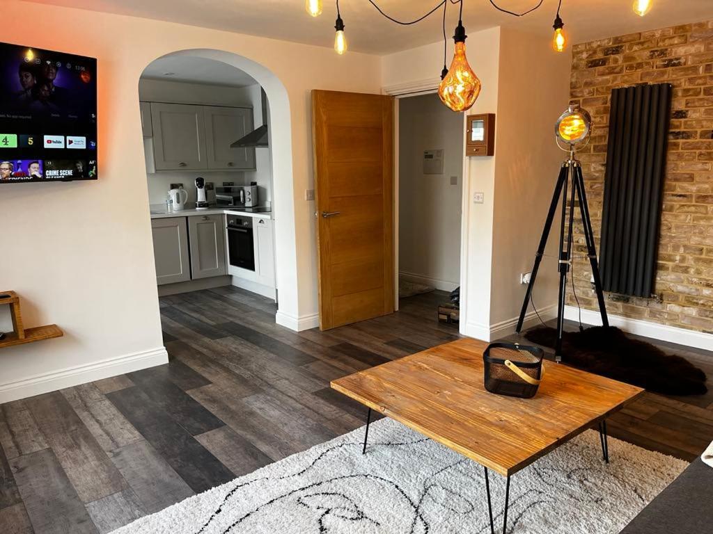 Sterling Stylish 2 Bedroom Central Modern Apartment Darlington  Exterior photo