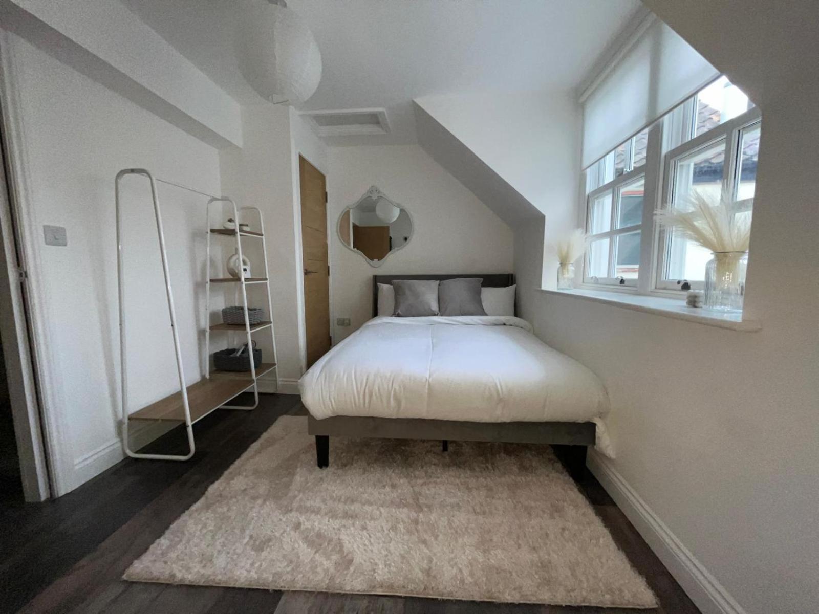 Sterling Stylish 2 Bedroom Central Modern Apartment Darlington  Exterior photo
